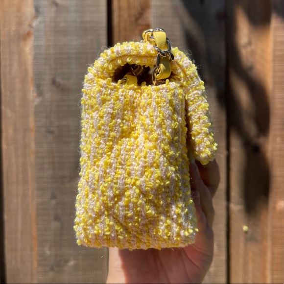 SOLD Chanel 21P Tweed Mini Flap Bag - Picture 4 of 10